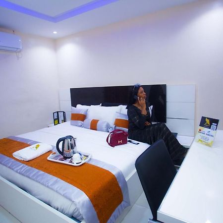 Appleville Suites Ikeja Exterior photo
